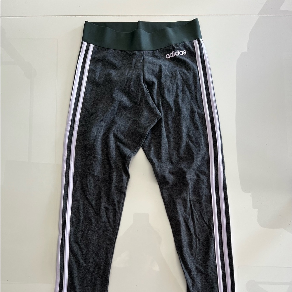 ADIDAS ESSENSIAL 3 STRIPE LEGGINNGS WOMENS GREY SIZE XS FM6699